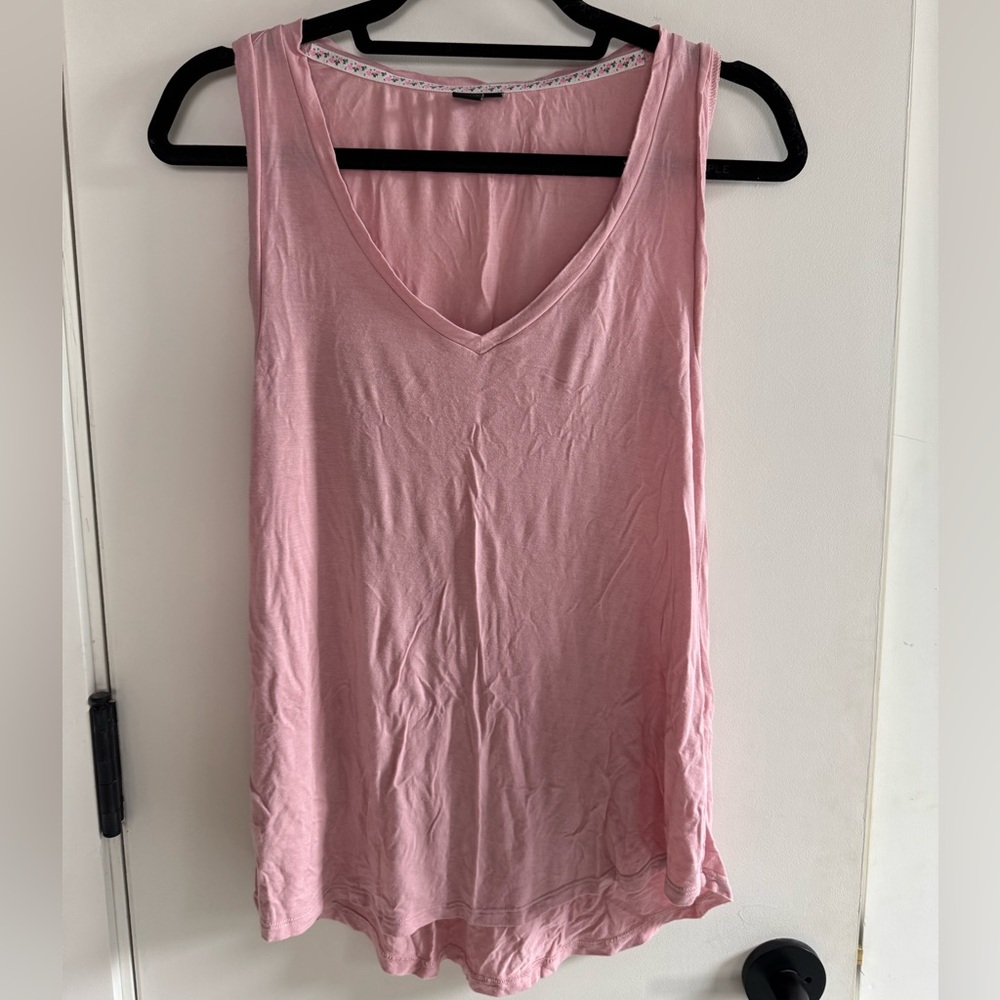 Pink tank top